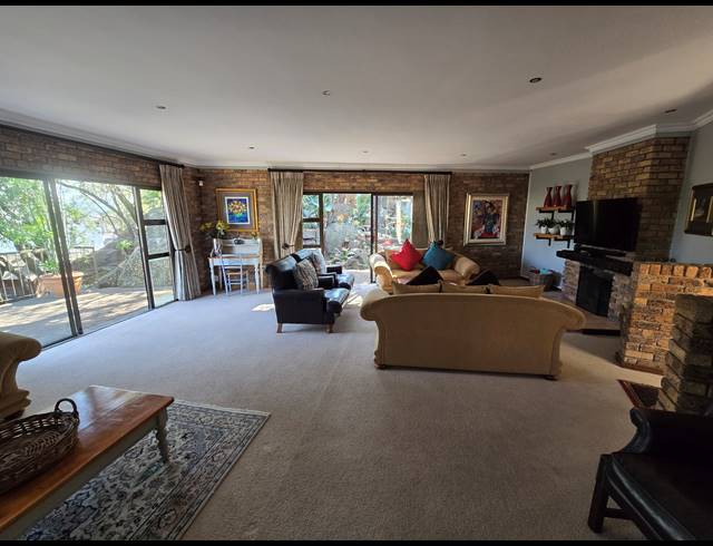 3 BEDROOM FREEHOLD FOR SALE IN GLENVISTA